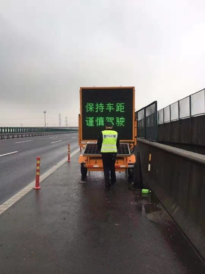 Truck Van Trailer VMS Road πίνακας μηνυμάτων κυκλοφορίας των κινητών οδηγήσεων σημαδιών