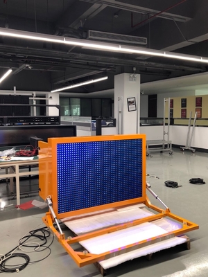 Το ρυμουλκό P16mm P31mm VMS υπογράφει την οθόνη επίδειξης των ψηφιακών οδηγήσεων φορτηγών